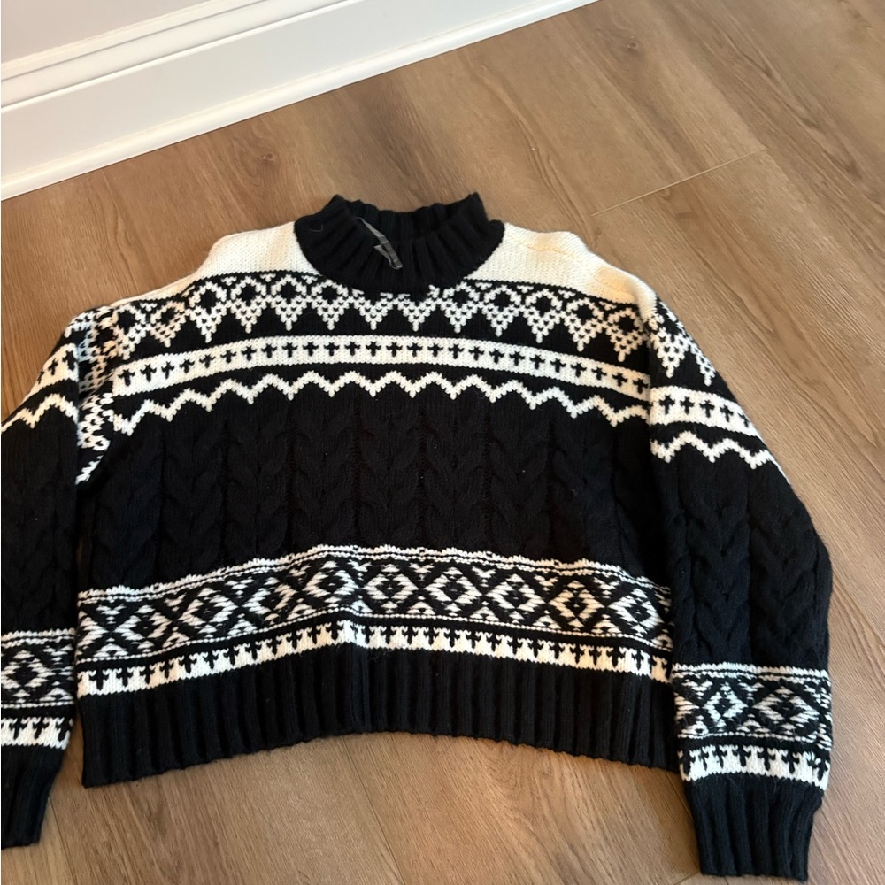 Francesca's Collections Black and White Knit Sweater